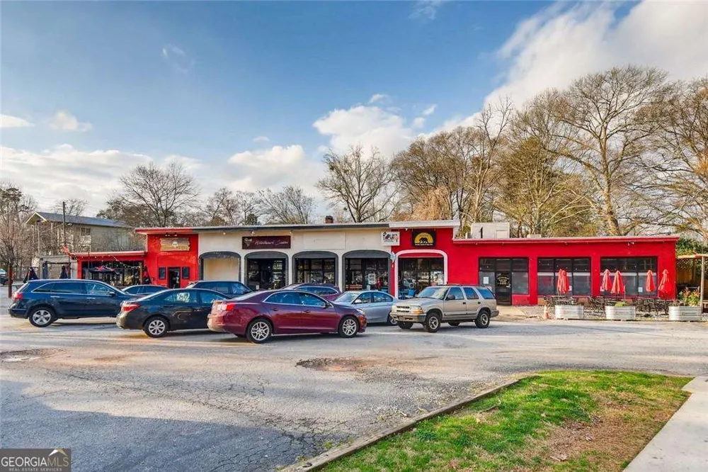 448 E Lake DR Decatur, GA 30030