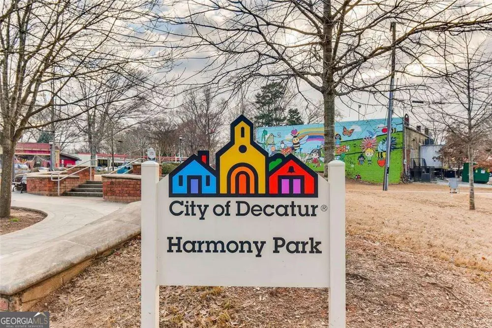 448 E Lake DR Decatur, GA 30030