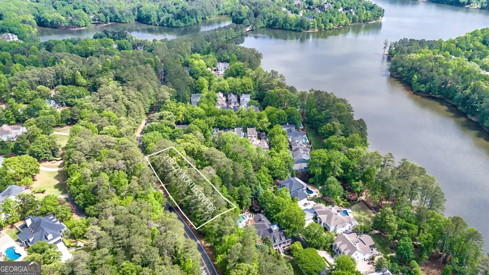 221 N Cove DR Peachtree City, GA 30269