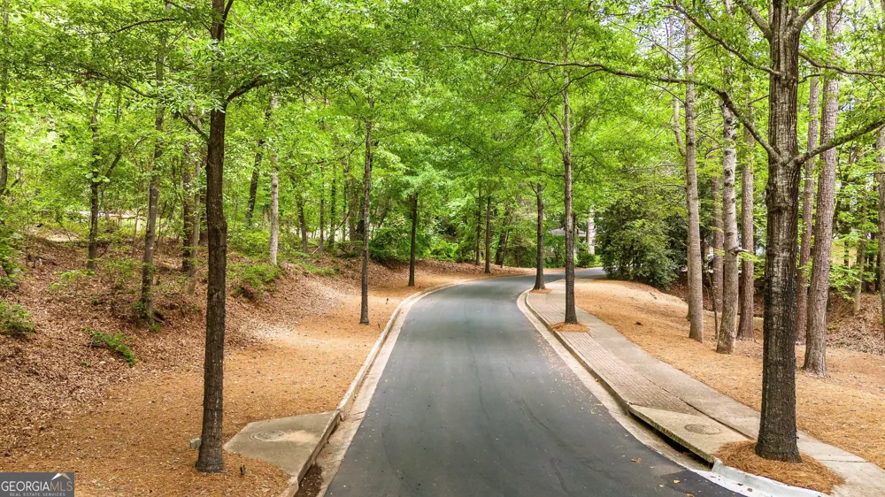 221 N Cove DR Peachtree City, GA 30269