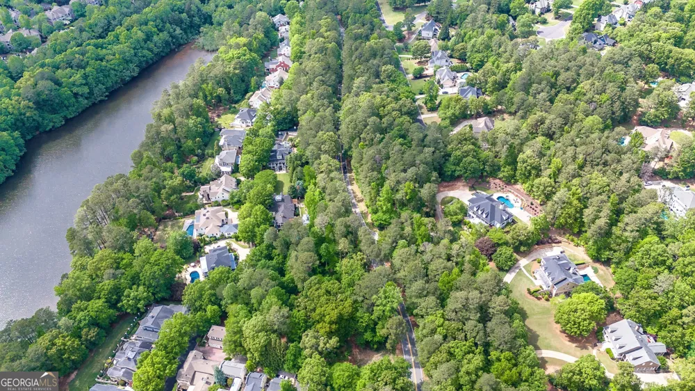 221 N Cove DR Peachtree City, GA 30269