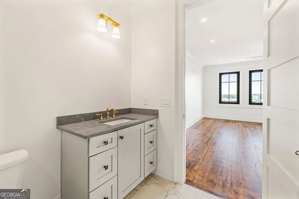 440 Geo Meyer AVE Savannah, GA 31401