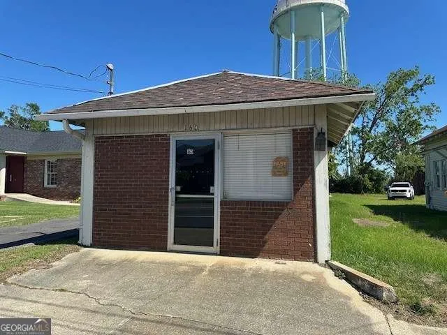 130 S Washington ST Lyons, GA 30436