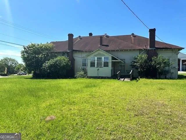 130 S Washington ST Lyons, GA 30436