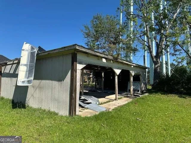 130 S Washington ST Lyons, GA 30436