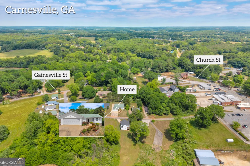 99 Parker ST Carnesville, GA 30521