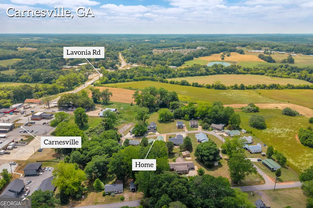 99 Parker ST Carnesville, GA 30521