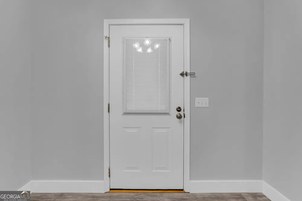 99 Parker ST Carnesville, GA 30521