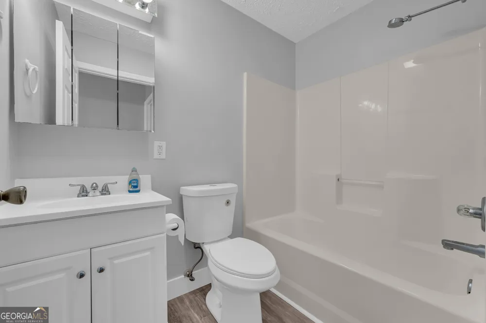 99 Parker ST Carnesville, GA 30521