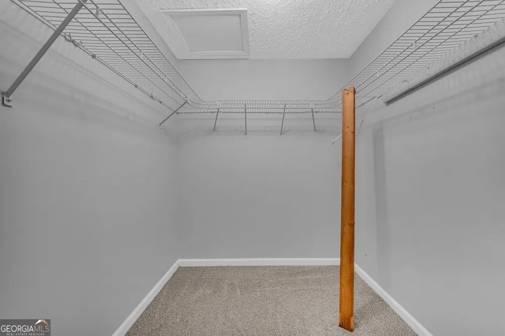 99 Parker ST Carnesville, GA 30521