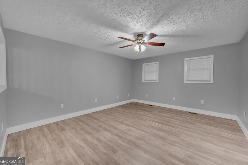 99 Parker ST Carnesville, GA 30521