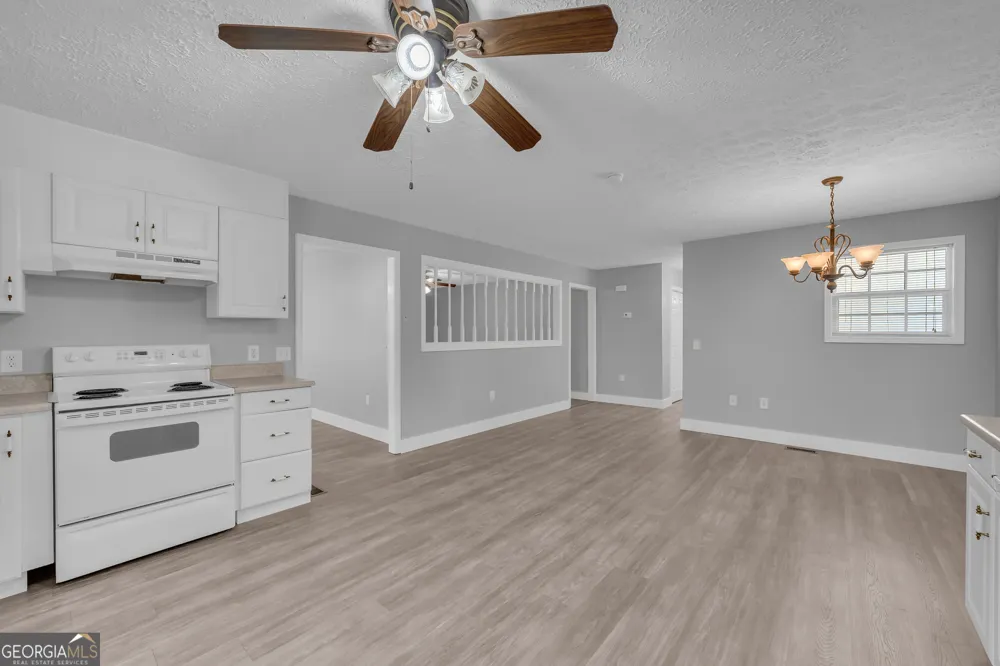 99 Parker ST Carnesville, GA 30521