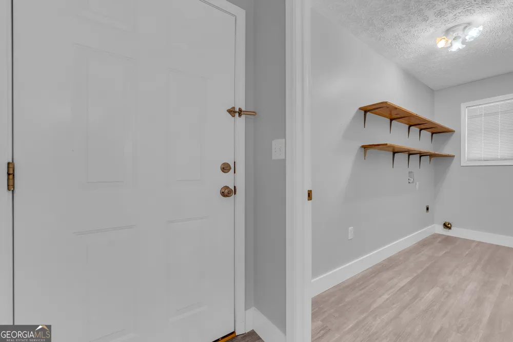 99 Parker ST Carnesville, GA 30521