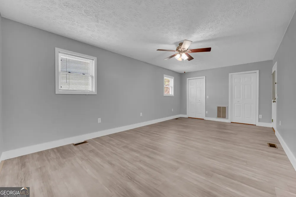 99 Parker ST Carnesville, GA 30521