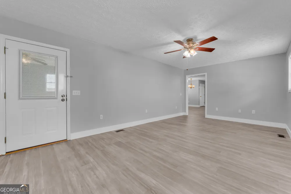99 Parker ST Carnesville, GA 30521