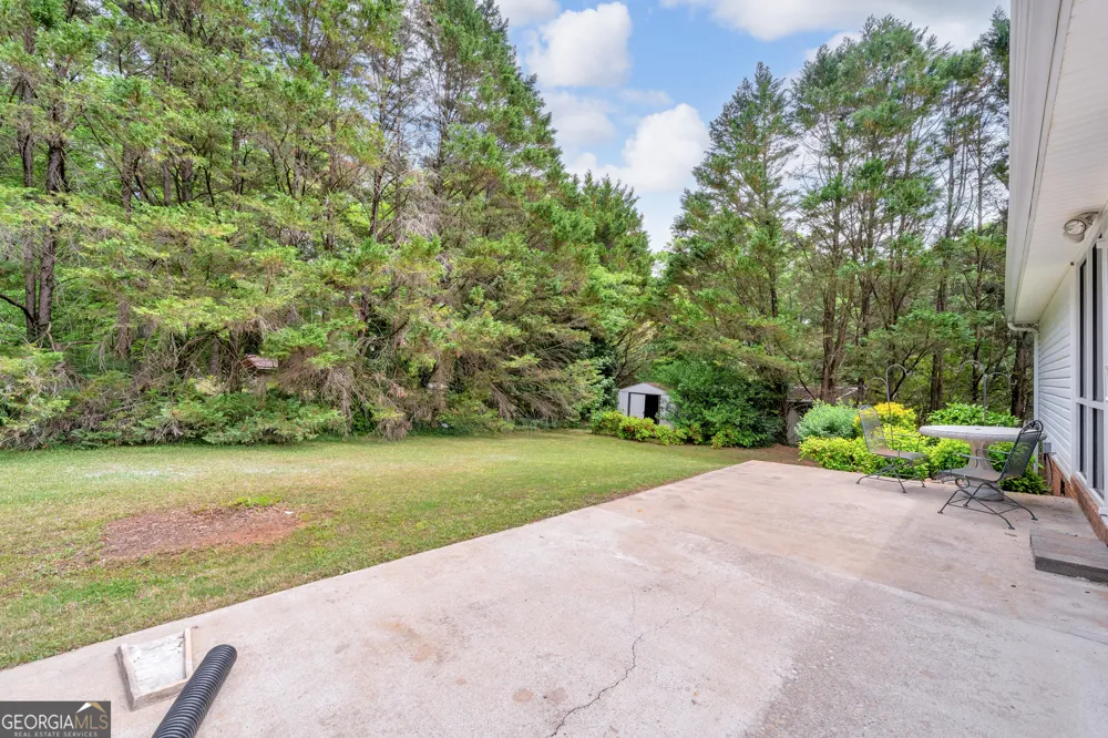 99 Parker ST Carnesville, GA 30521