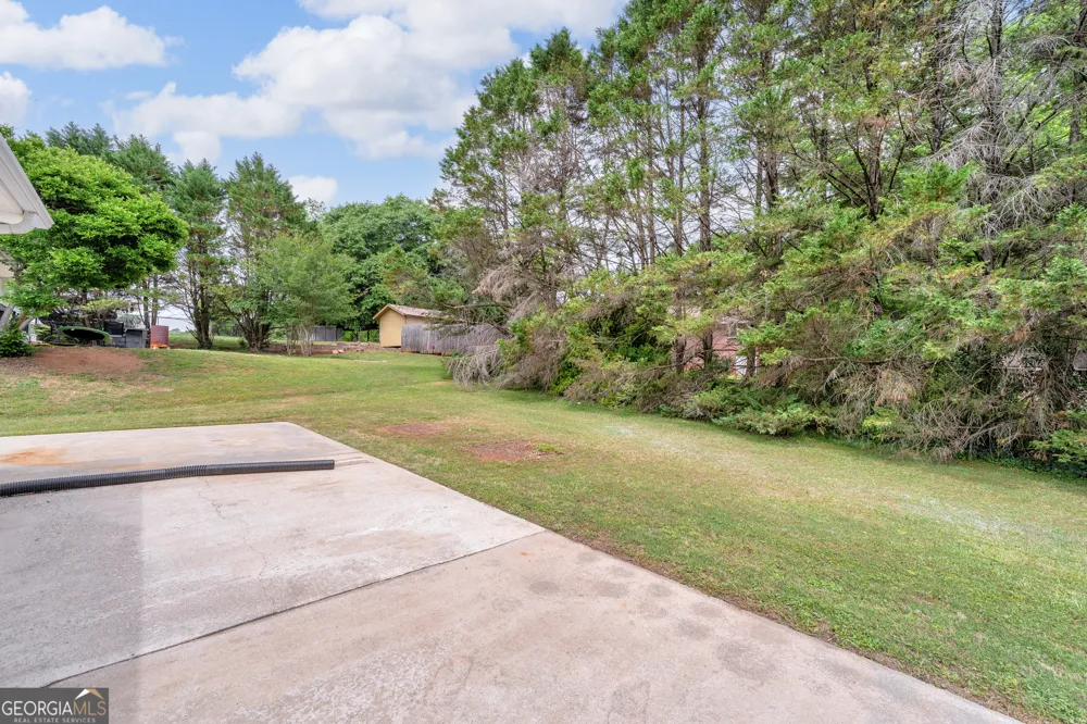 99 Parker ST Carnesville, GA 30521