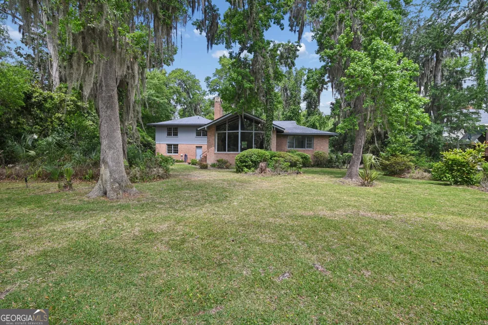 180 Saint Clair DR St. Simons, GA 31522