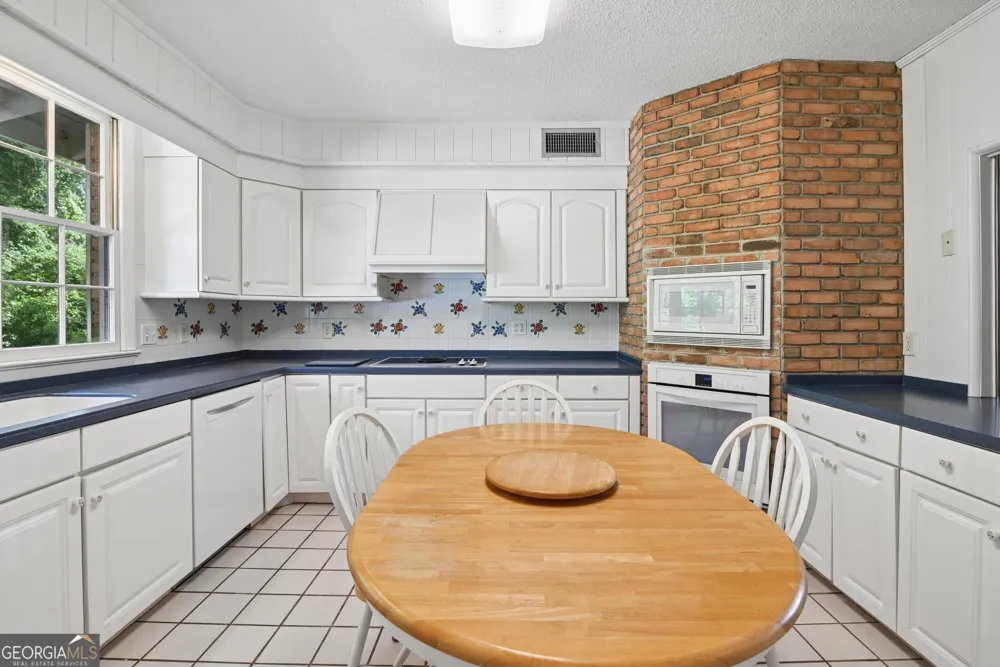 180 Saint Clair DR St. Simons, GA 31522