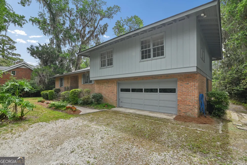 180 Saint Clair DR St. Simons, GA 31522