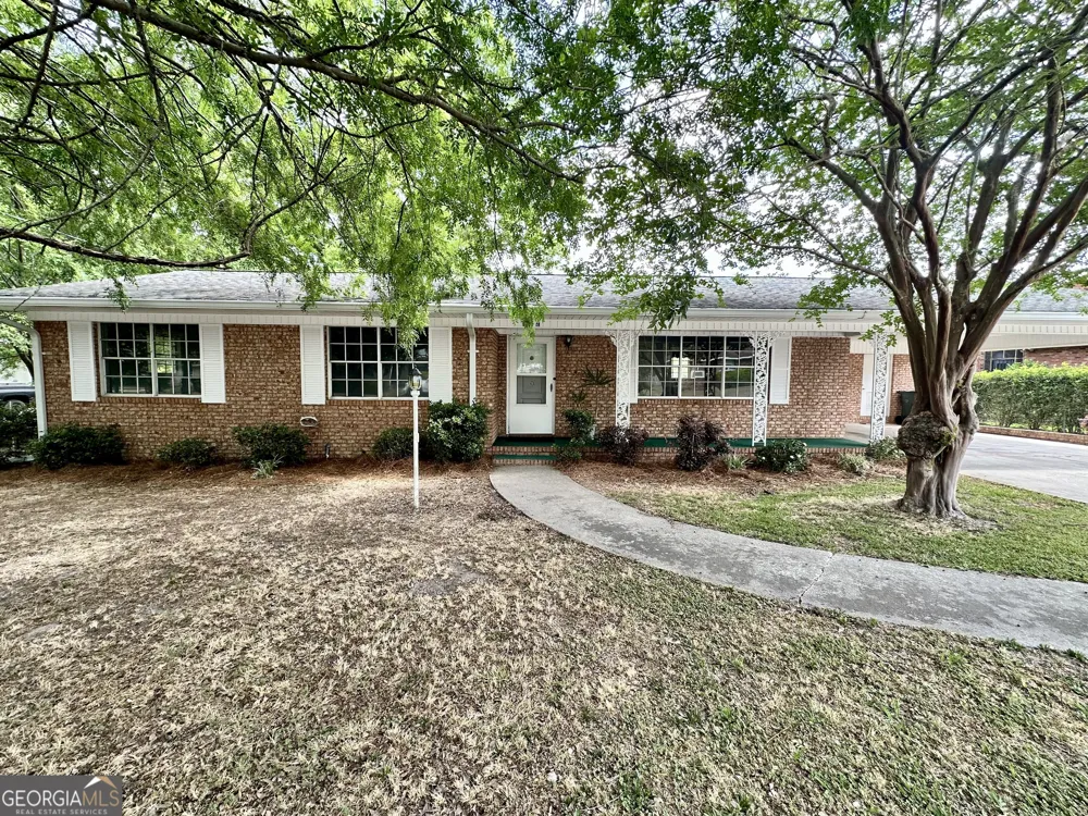 402 Pineview DR Waycross, GA 31501