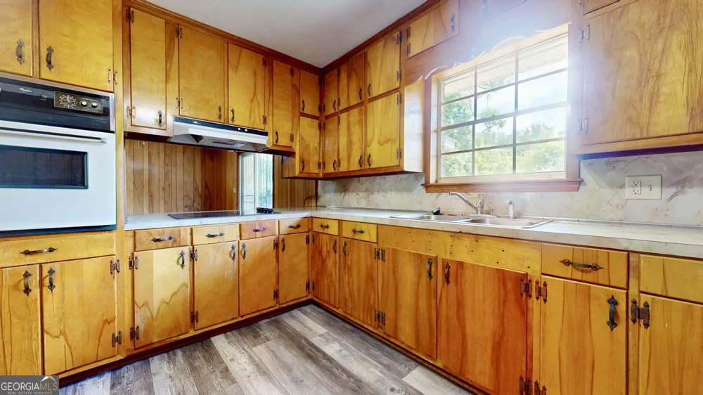 402 Pineview DR Waycross, GA 31501