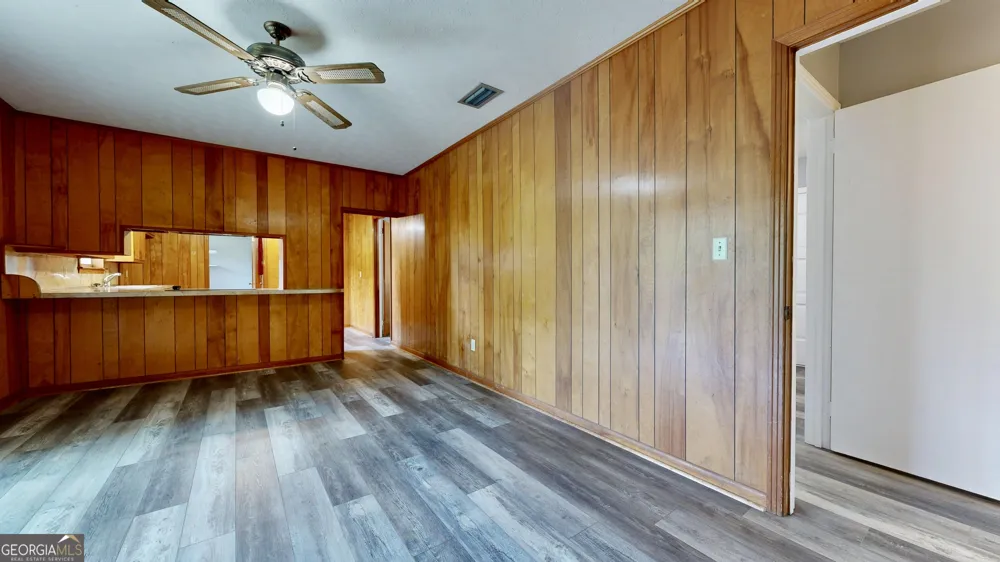 402 Pineview DR Waycross, GA 31501