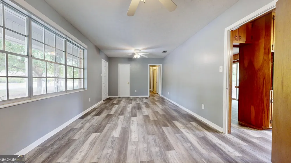 402 Pineview DR Waycross, GA 31501