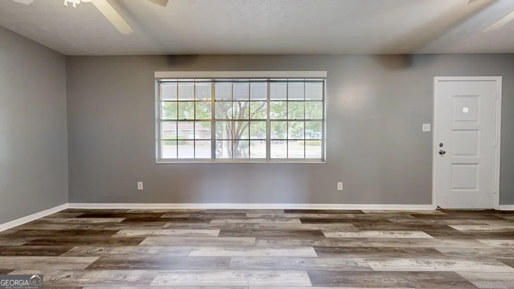 402 Pineview DR Waycross, GA 31501