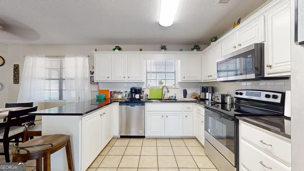 121 Camellia DR Reidsville, GA 30453