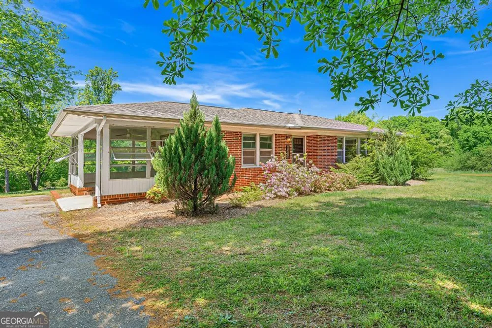 6351 Highway 17 Canon, GA 30520