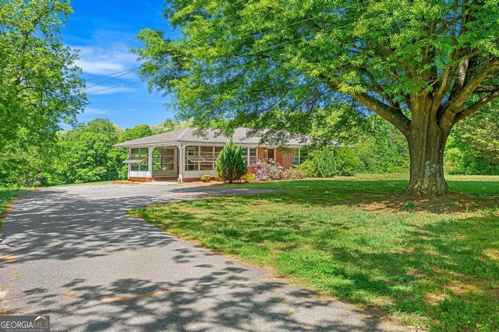 6351 Highway 17 Canon, GA 30520