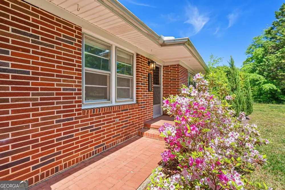 6351 Highway 17 Canon, GA 30520