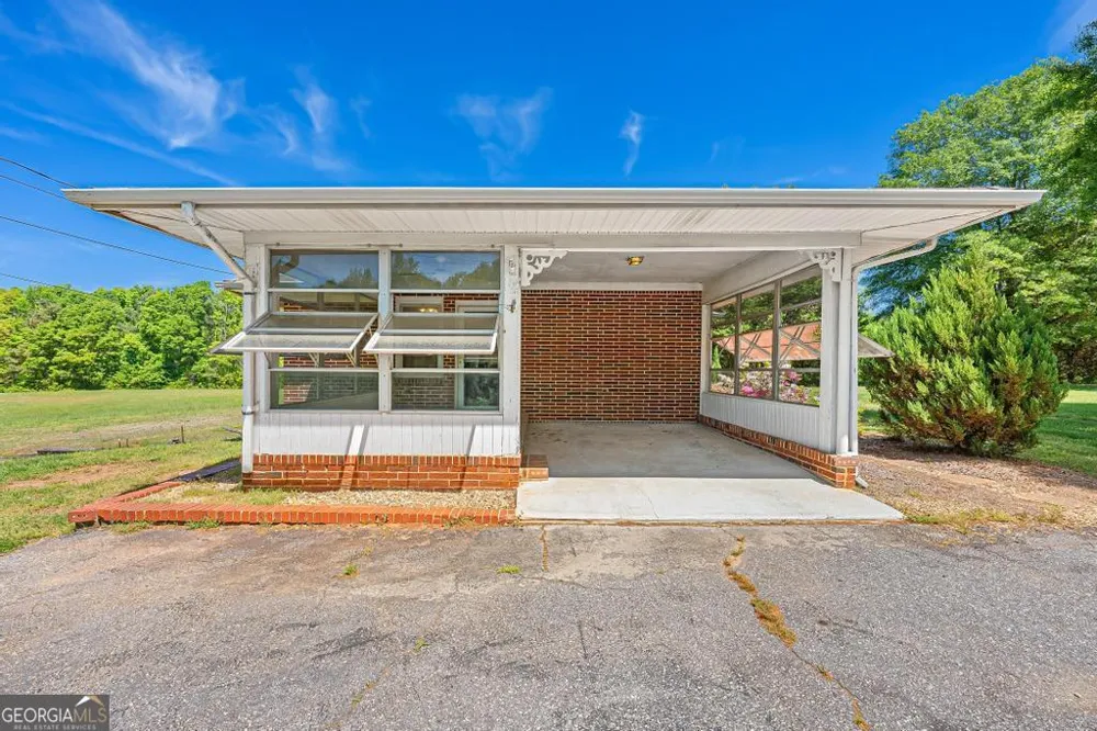 6351 Highway 17 Canon, GA 30520