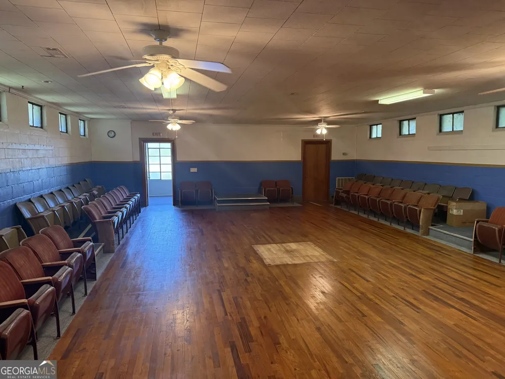 5047 West Point RD LaGrange, GA 30240