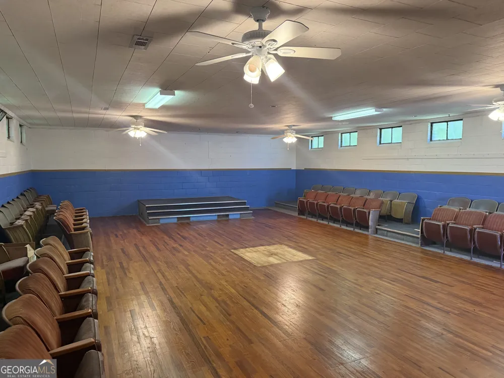 5047 West Point RD LaGrange, GA 30240