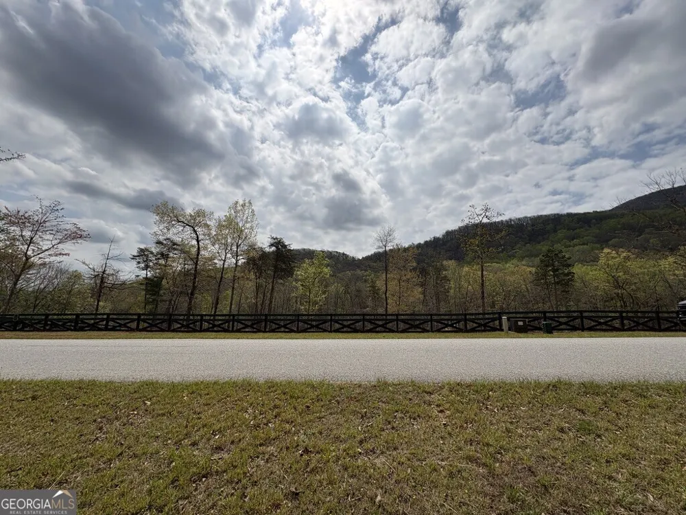 21 Yonah Lake DR Sautee Nacoochee, GA 30571