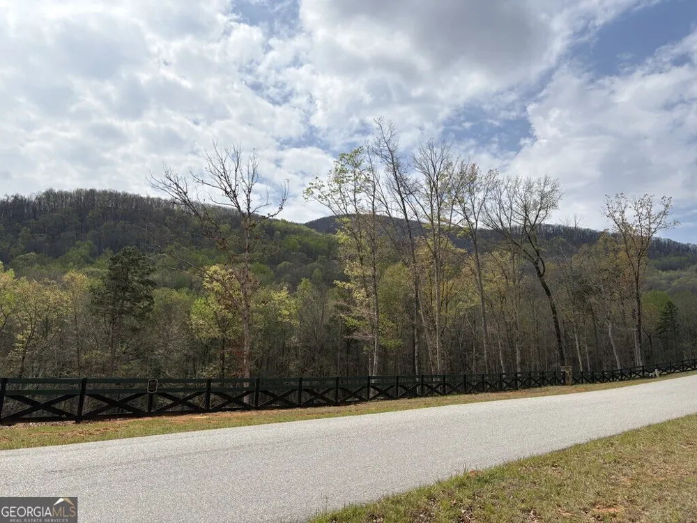 21 Yonah Lake DR Sautee Nacoochee, GA 30571