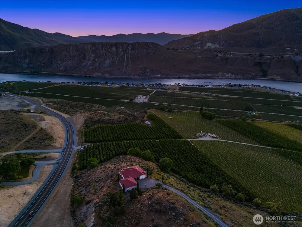 27 Ridge Road Orondo, WA 98843