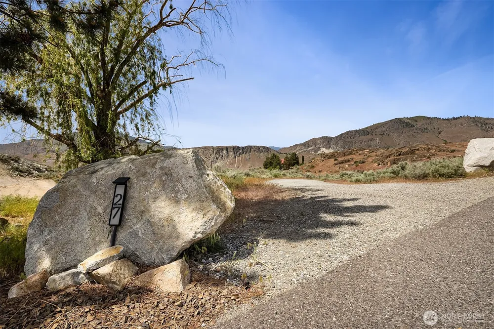 27 Ridge Road Orondo, WA 98843