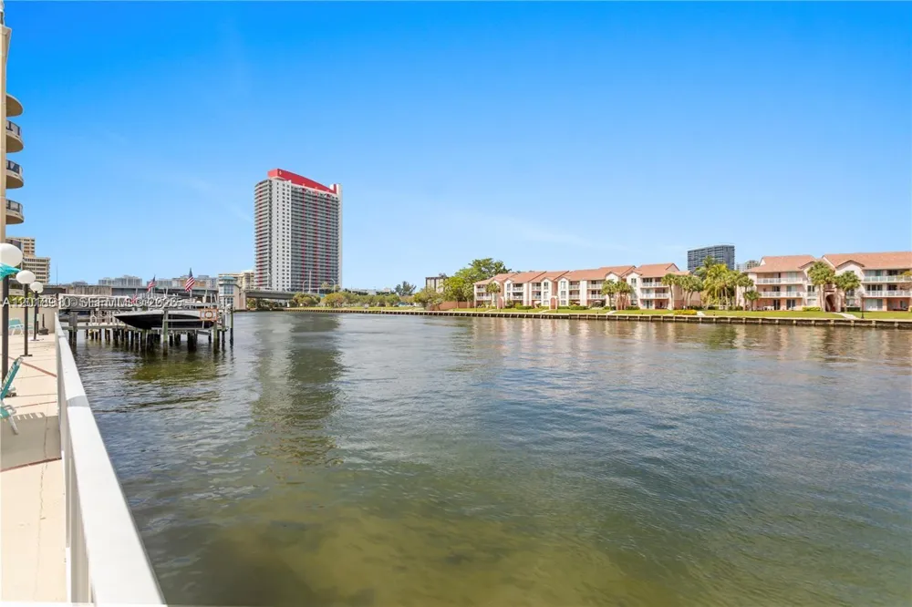 3800 S Ocean Dr #1114 Hollywood, FL 33019