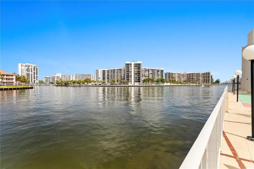 3800 S Ocean Dr #1114 Hollywood, FL 33019