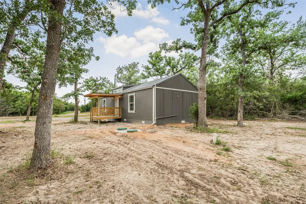 405 Wilderness Road Somerville, TX 77879