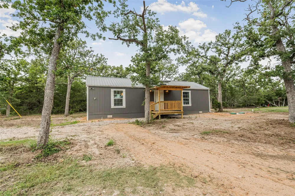 405 Wilderness Road Somerville, TX 77879