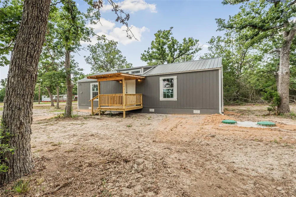 405 Wilderness Road Somerville, TX 77879