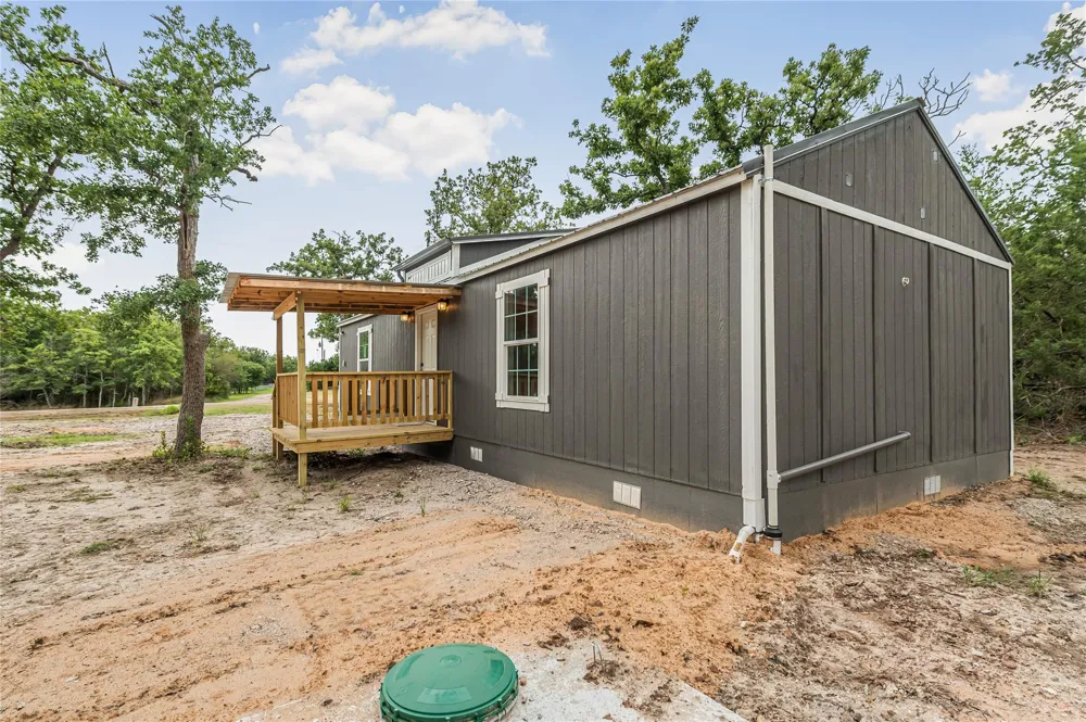405 Wilderness Road Somerville, TX 77879