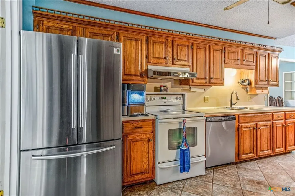 540 Royal Road Port Lavaca, TX 77979