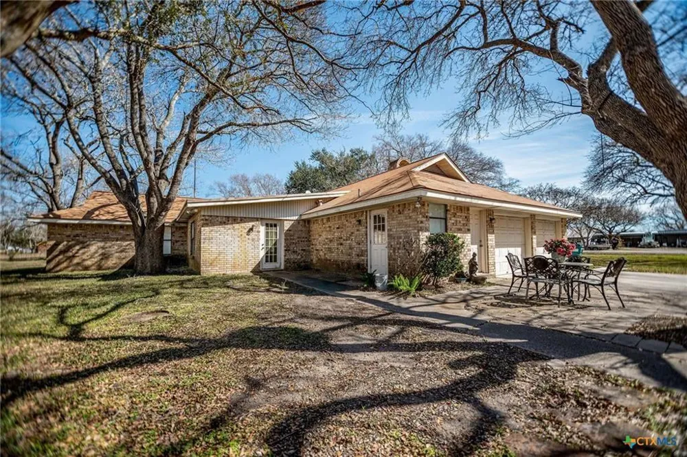 540 Royal Road Port Lavaca, TX 77979
