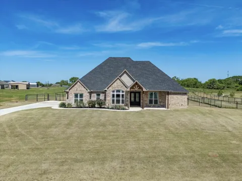 105 Carls Court