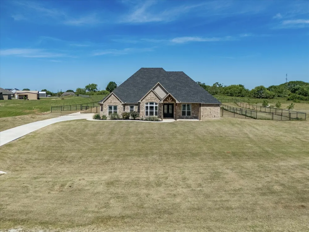 105 Carls Court Boyd, TX 76023